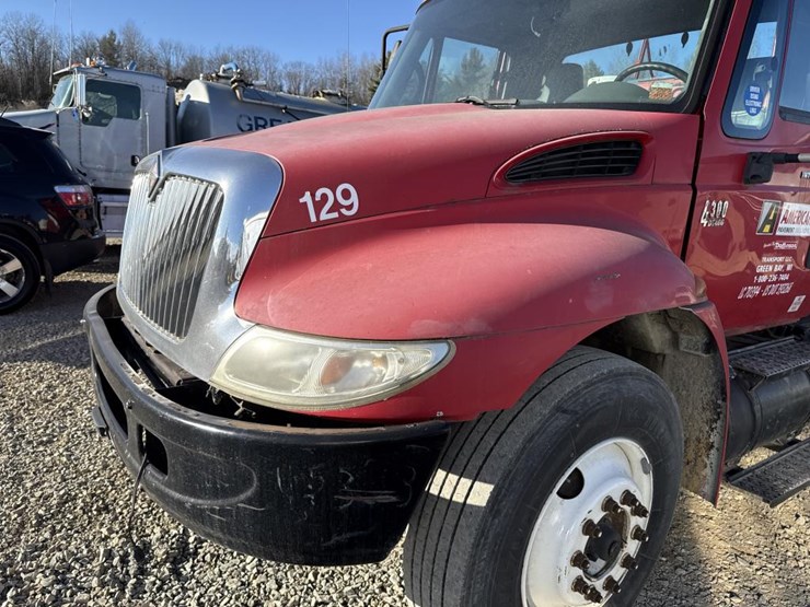 2005-international-durastar-4300-image-9