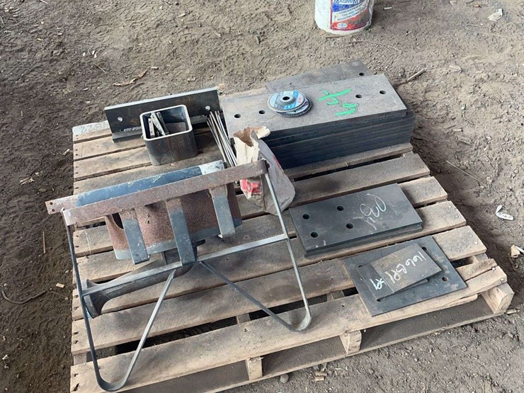 pallet-steel,-(2)-buckets-of-lead-image-1