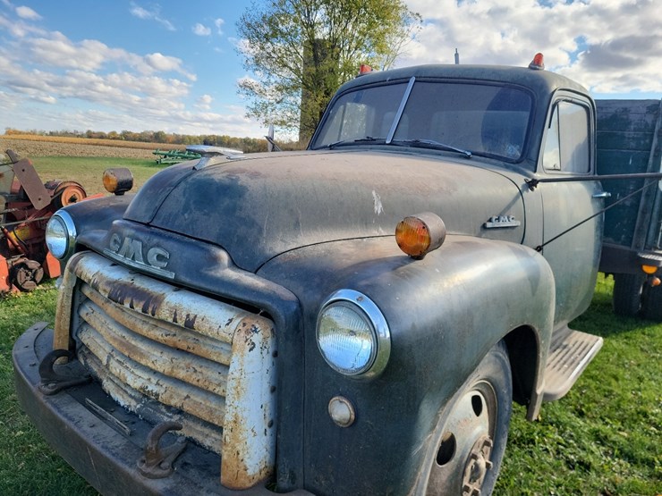 1953-gmc-354-24-round-top-cab-single-axle-grain-truck--needs-axle-shaft-image-10