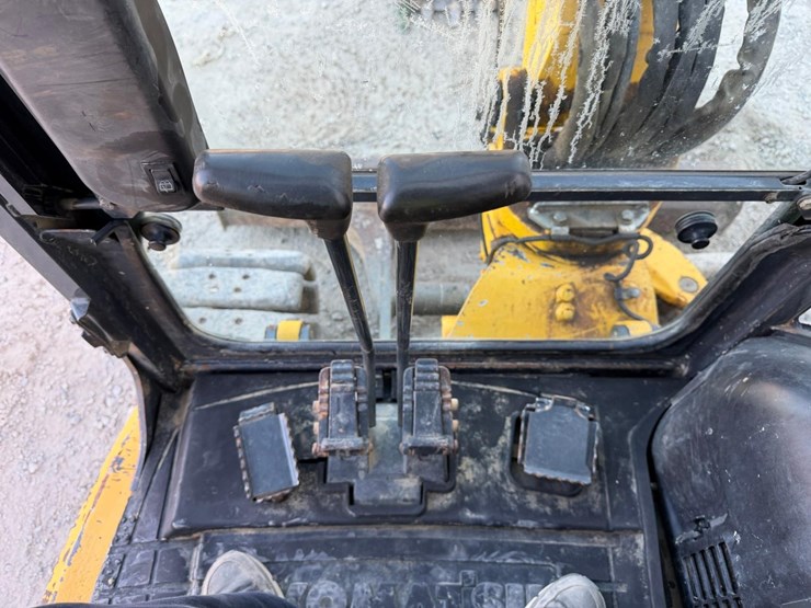 2010-komatsu-pc55mr-3-image-33