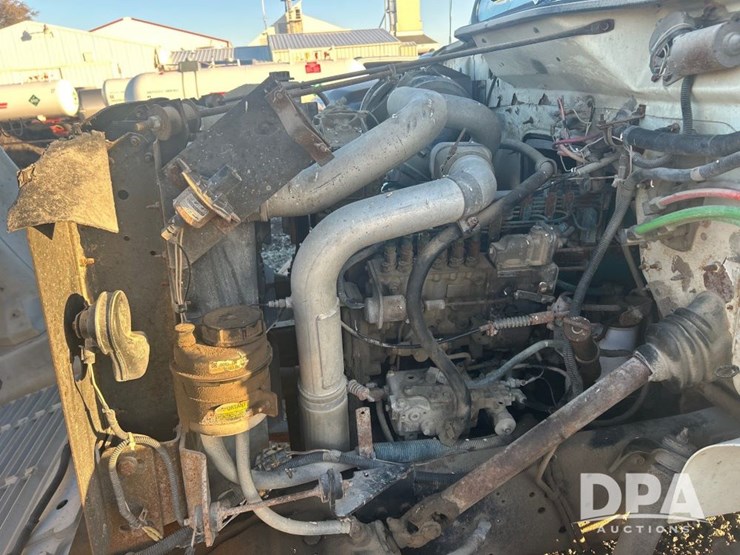 international-4700-image-27