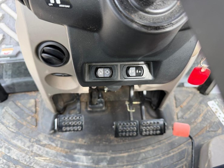 2019-case-ih-farmall-130a-image-21