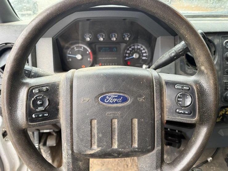 2011-ford-f550-image-37