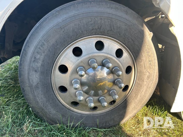 2010-peterbilt-386-image-32