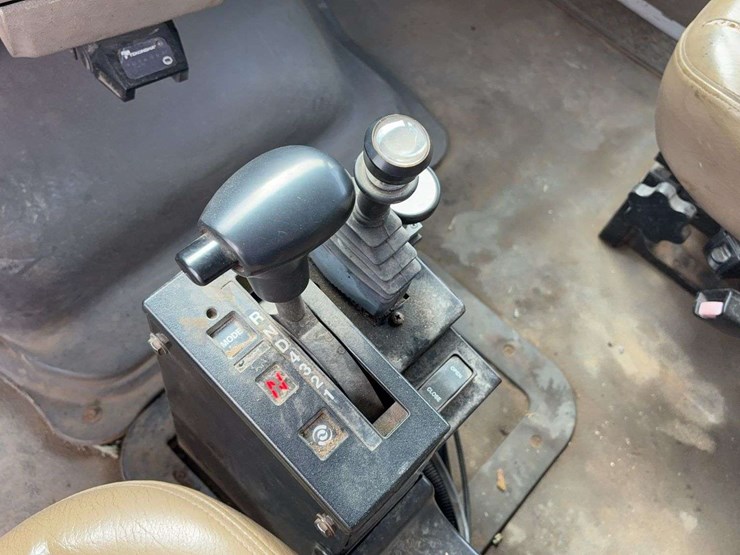 2005-sterling-l8500-image-37