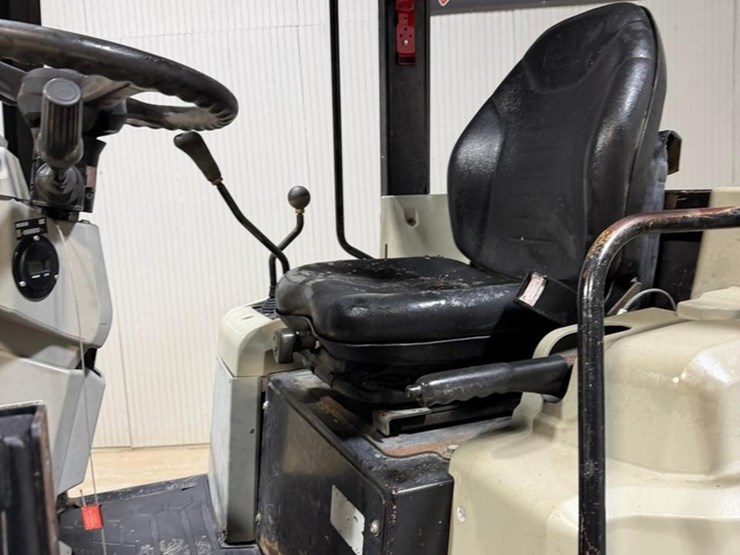 2015-caterpillar-903c-image-19