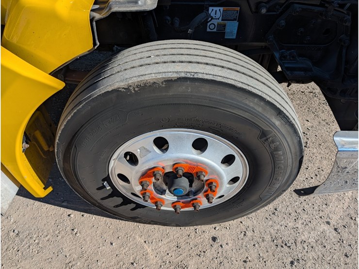 2020-kenworth-t680-image-17