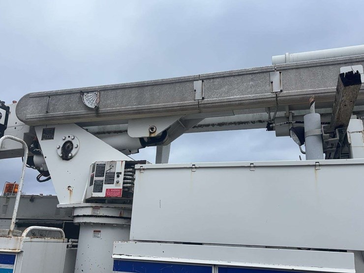 1999-freightliner-fl70-image-14