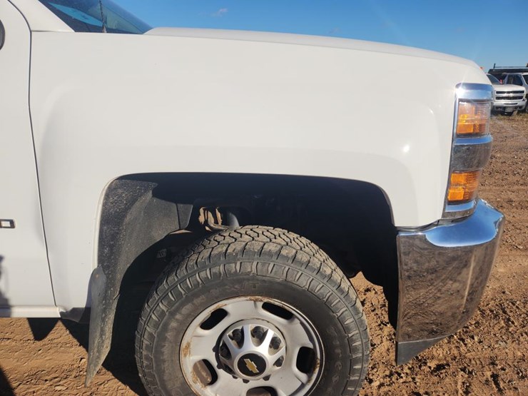 2017-chevrolet-2500-image-21