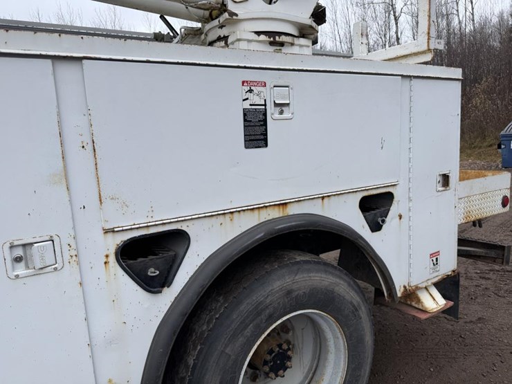 2001-international-4900-image-37