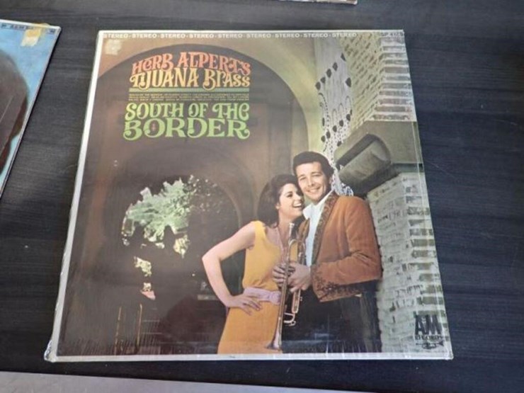 qty-of-(14)-vinyl-records-image-7