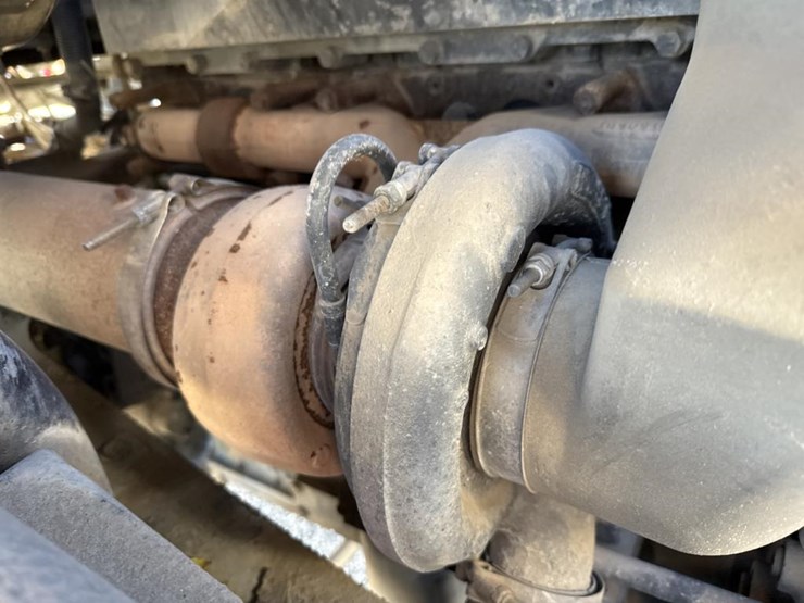 #1994-•-1999-volvo-day-cab-truck-tractor-image-20