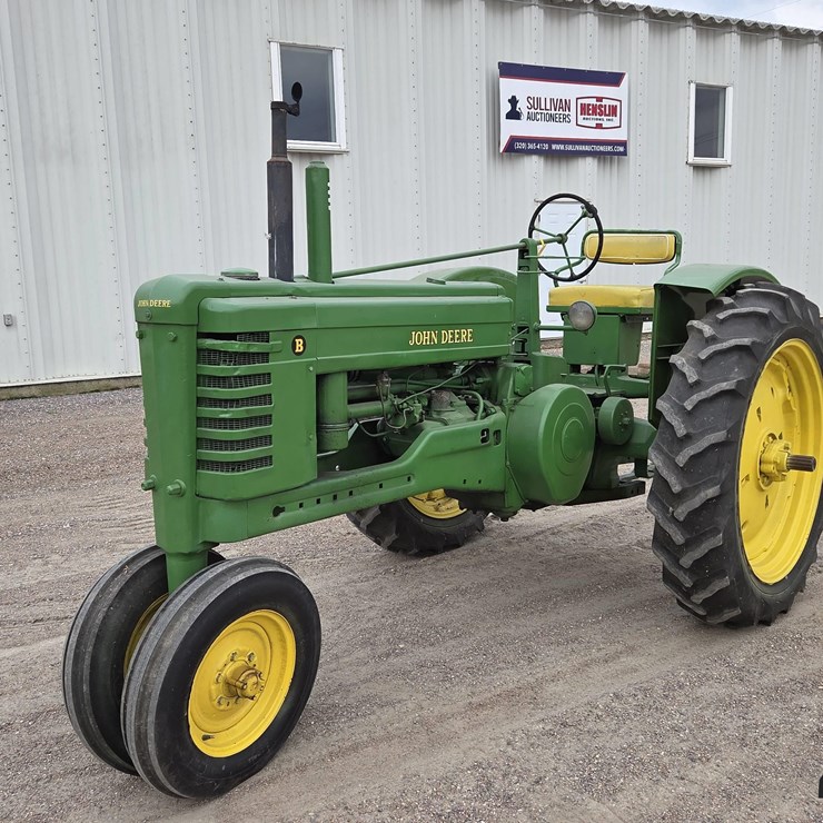 JOHN DEERE B