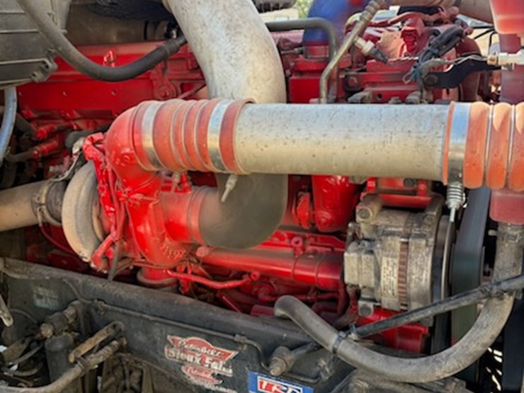 2016-peterbilt-579-image-11