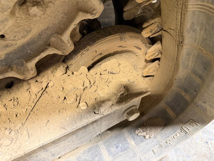 2022-bobcat-t740-image-15