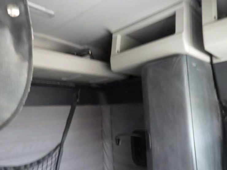 freightliner-cascadia-126-image-7