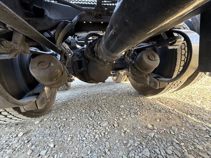 2012-peterbilt-389-image-65