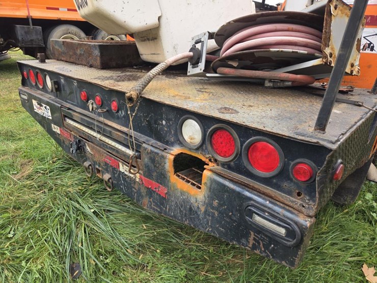 2005-ford-f550-xl-image-27