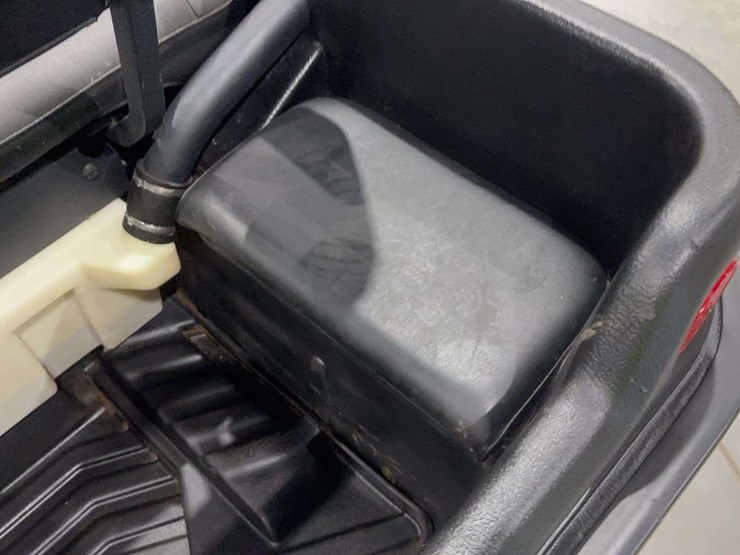 2020-argo-600-frontier-amphibious-6-wheeler-image-13