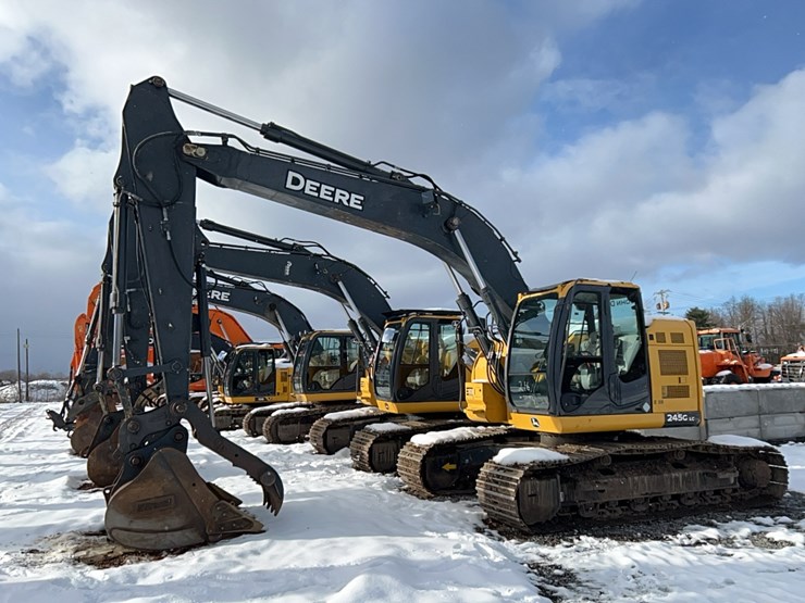 2020-john-deere-2020-image-1