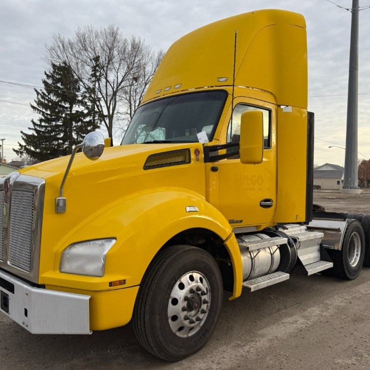 2019 KENWORTH T880