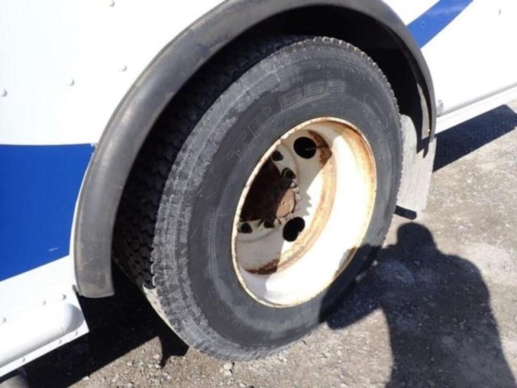 2012-freightliner-mt55-image-43