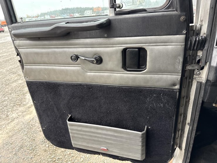 1999-peterbilt-379-image-92