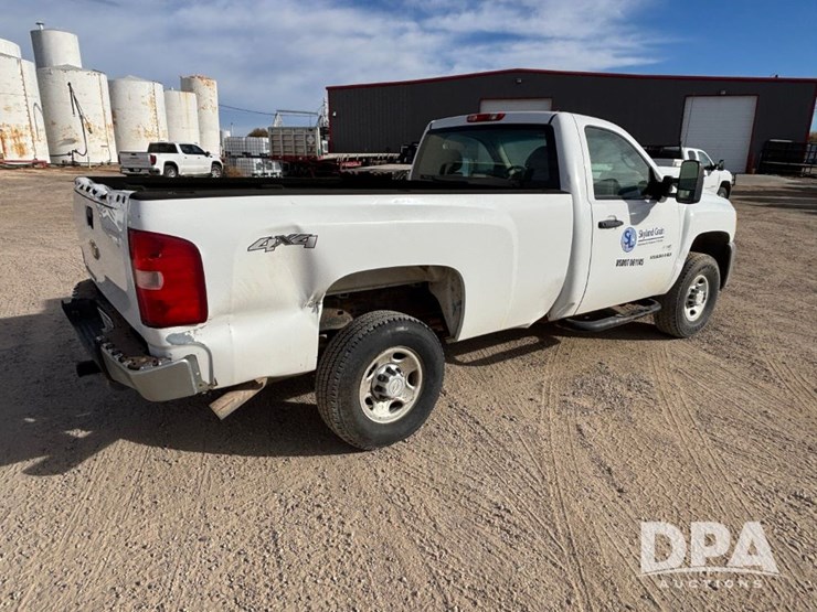 2010-chevrolet-silverado-2500hd-image-4