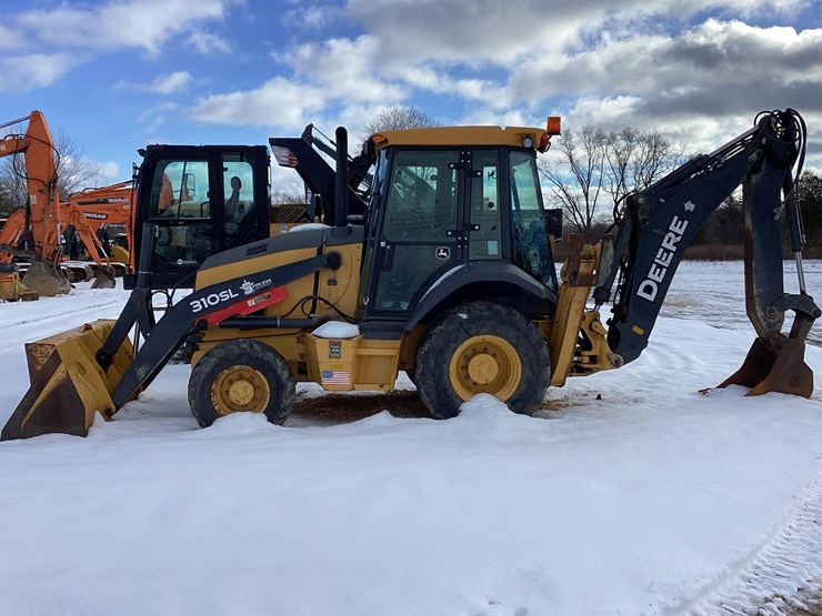 2020-john-deere-310-image-1