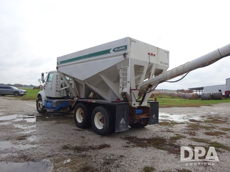 2003-international-8100-image-28