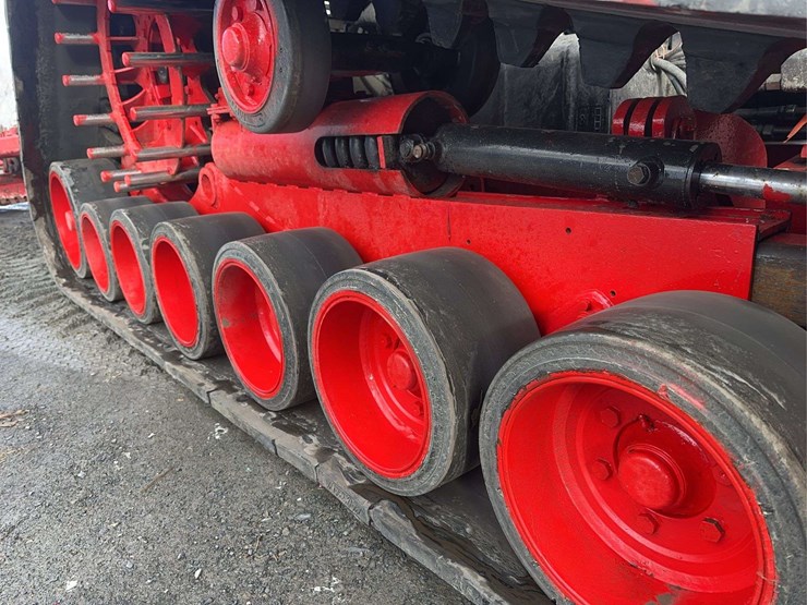 2005-massey-ferguson-6465-image-23