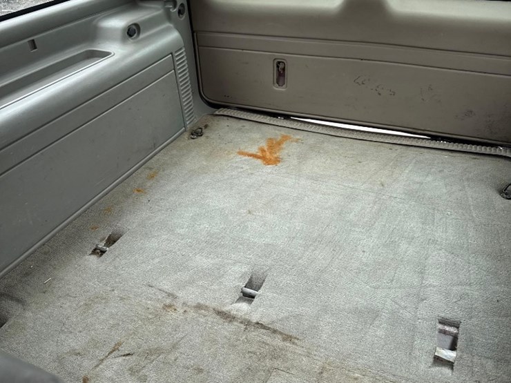 chevrolet-suburban-image-11