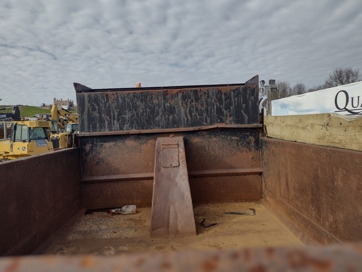 freightliner-fl70-image-30