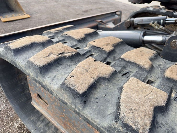 2016-bobcat-e85-image-14