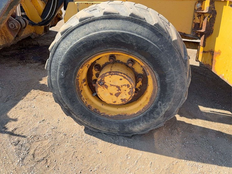 2012-deere-310k-image-8