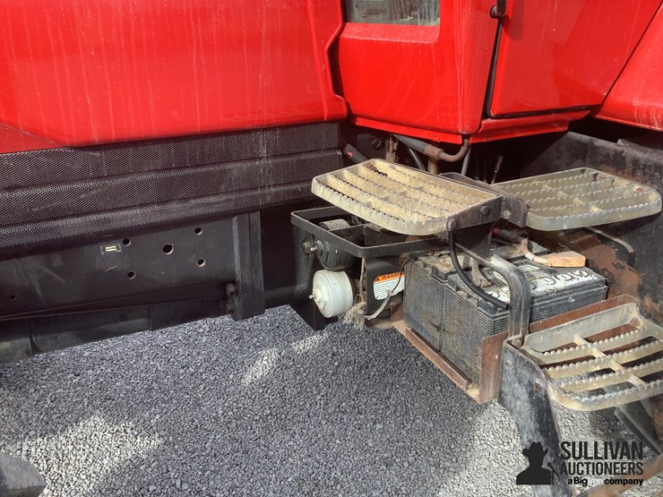 1998-case-8490-mfwd-tractor-image-9