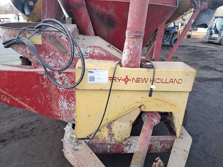 new-holland-355-image-15