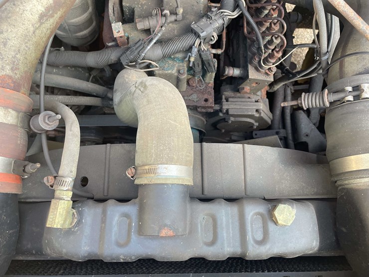 international-4900-image-52