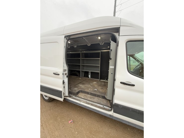 2022-ford-transit-image-12