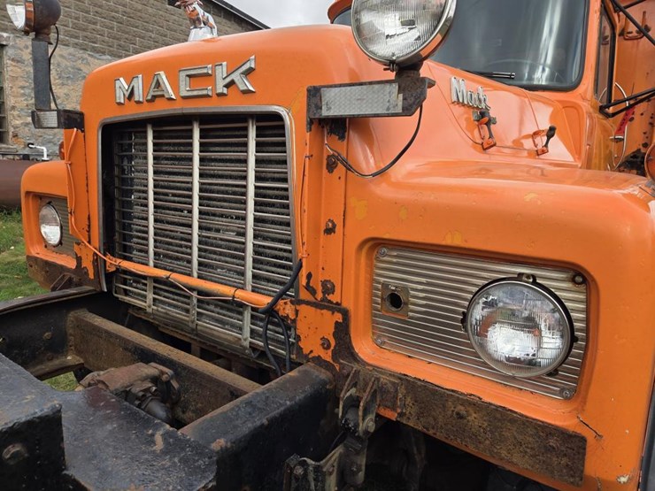 mack-rd690s-image-17