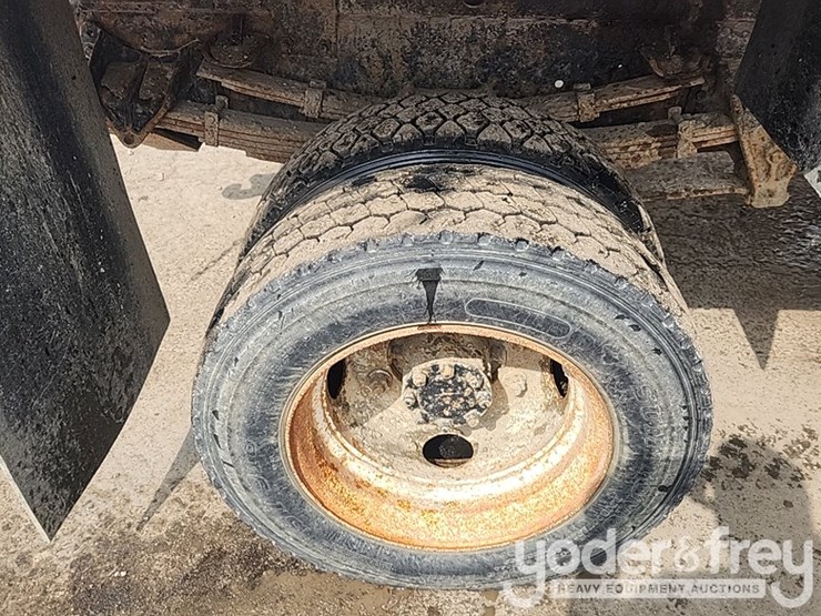 international-4700-image-8