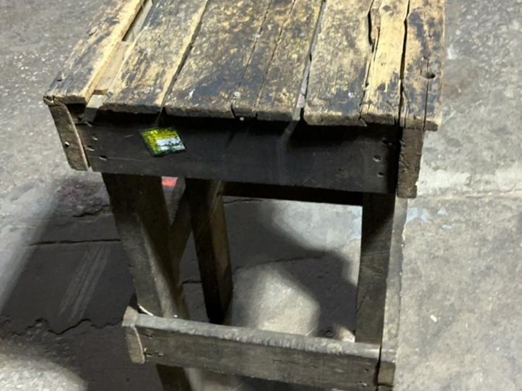 #610-•-11-wooden-tables-image-32