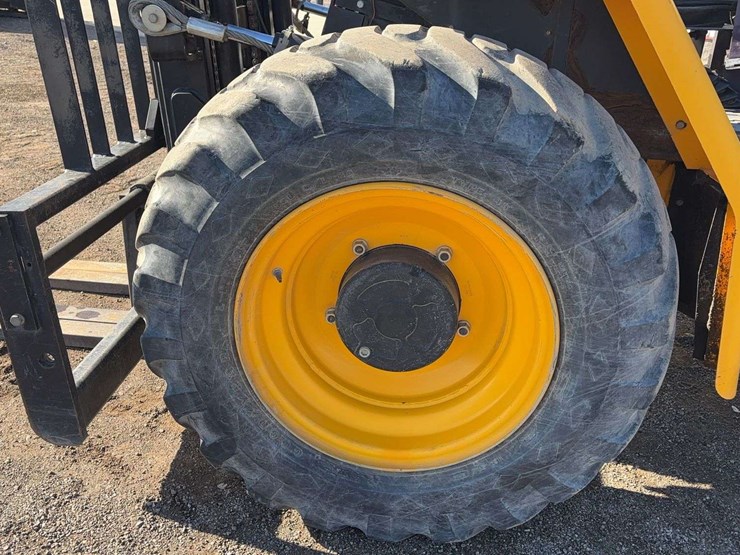 2015-jcb-930-image-8