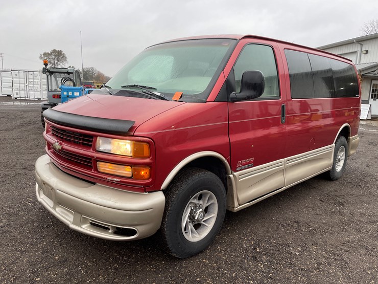 1999-chevy-3500-image-1