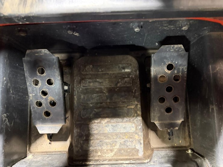 2023-kubota-ssv75hc-skid-steer-loader-image-24