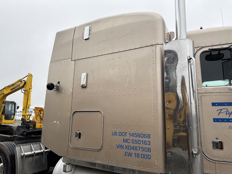 1999-peterbilt-379-image-15
