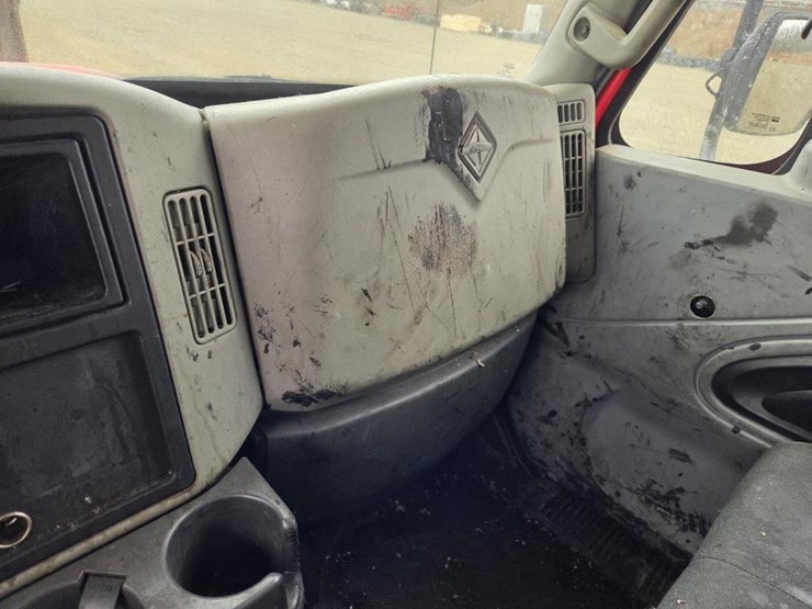 2011-international-durastar-4400-image-70