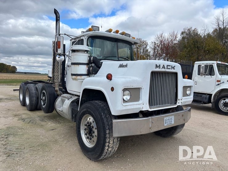 1986-mack-rd686-image-20