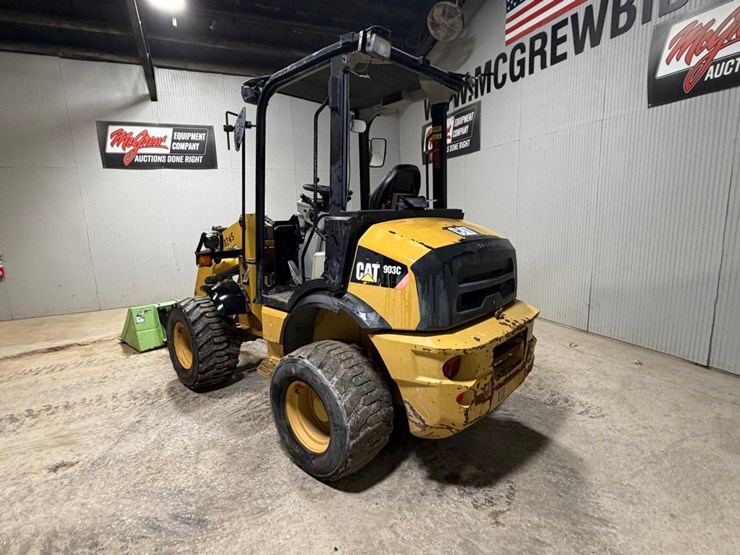 2015-caterpillar-903c-image-3