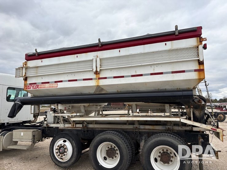 freightliner-fld112-image-49